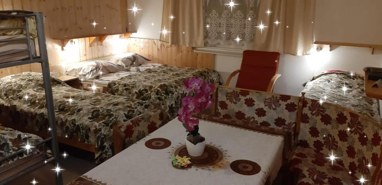 Akacvirag Vendeghaz Hotel Écs Екстериор снимка